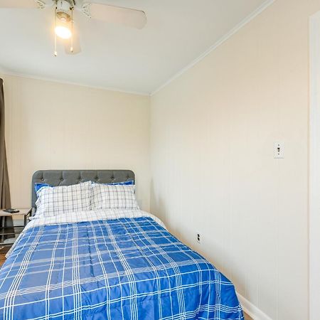 Charming Long Island Home With Fenced Yard! フリーポート エクステリア 写真