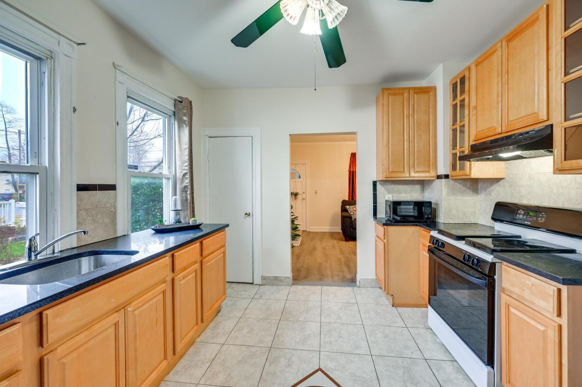 Charming Long Island Home With Fenced Yard! フリーポート エクステリア 写真